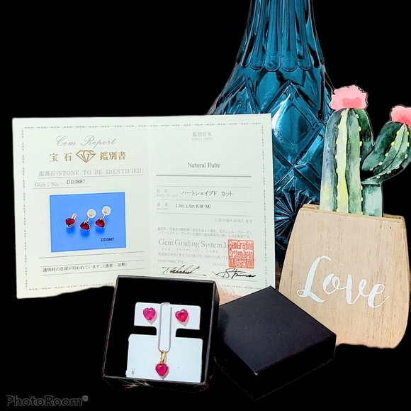 RUBY Earrings & Pendant in 18k Gold Settings - Picture 6 of 6